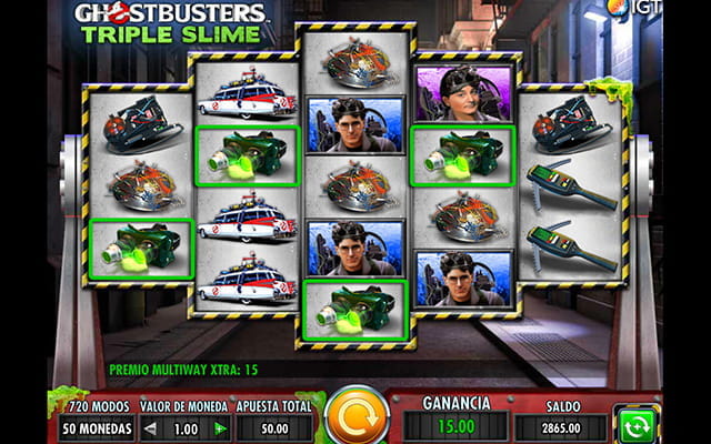 Pantalla principal con los cinco tambores de la slot Ghostbusters Triple Slime durante una partida.