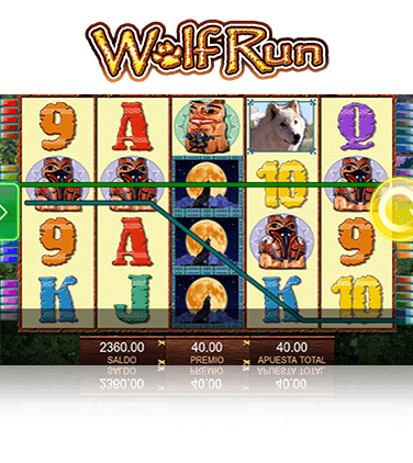 Se muestra una combinación ganadora del juego Wolf Run que incorpora tres comodines y varios símbolos tótem.